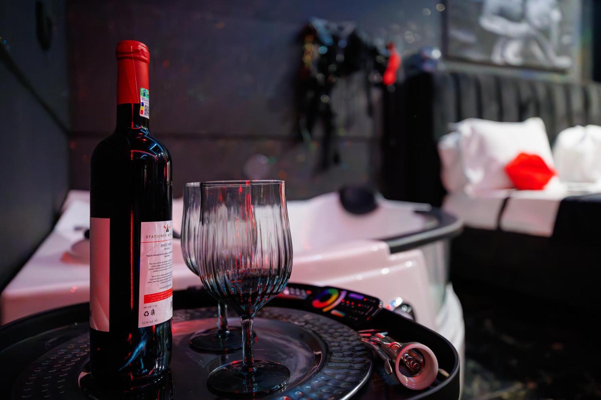 Romeo Nights - Love Rooms - Adults Only Бухарест Экстерьер фото