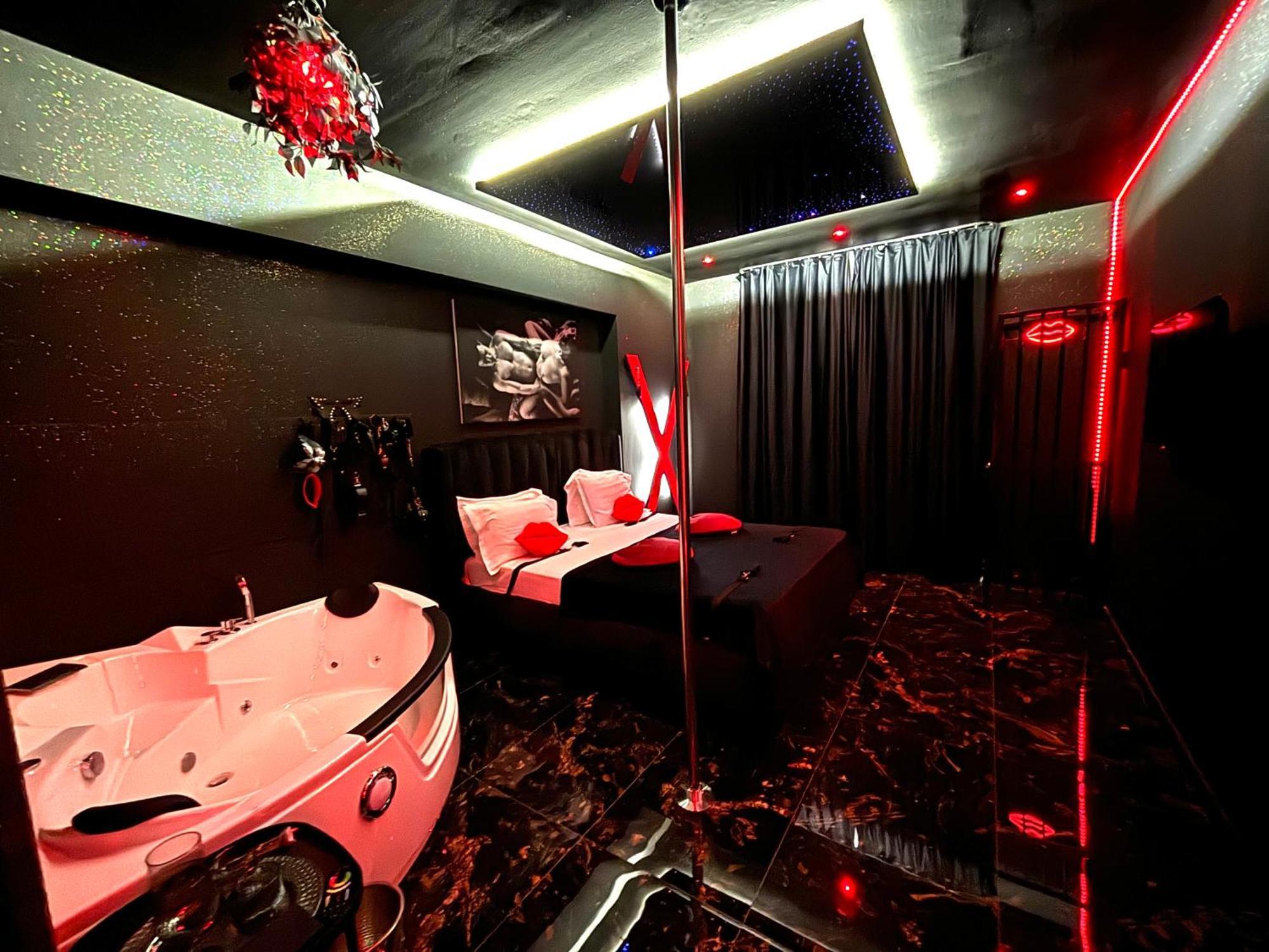 Romeo Nights - Love Rooms - Adults Only Бухарест Экстерьер фото