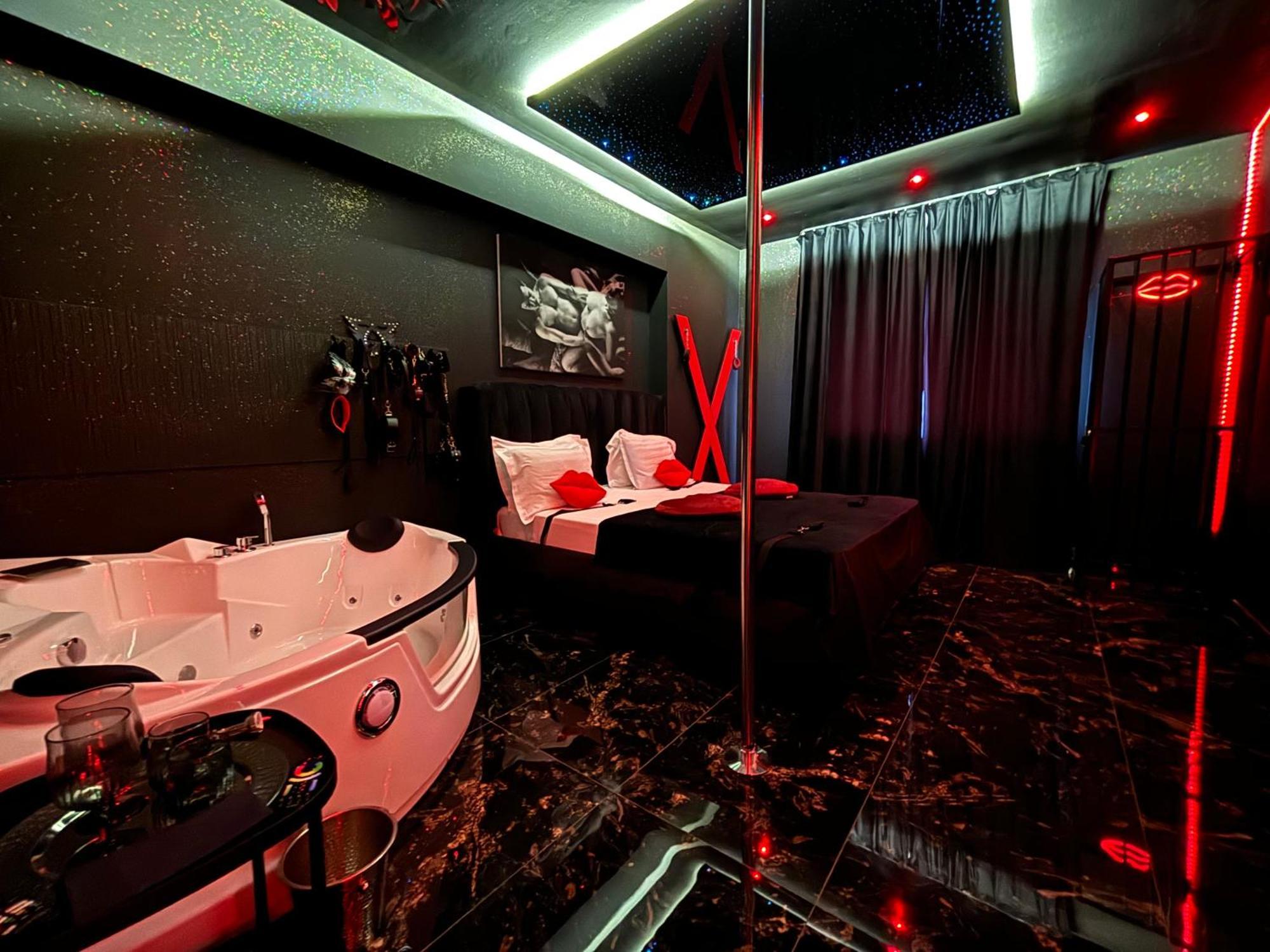 Romeo Nights - Love Rooms - Adults Only Бухарест Экстерьер фото