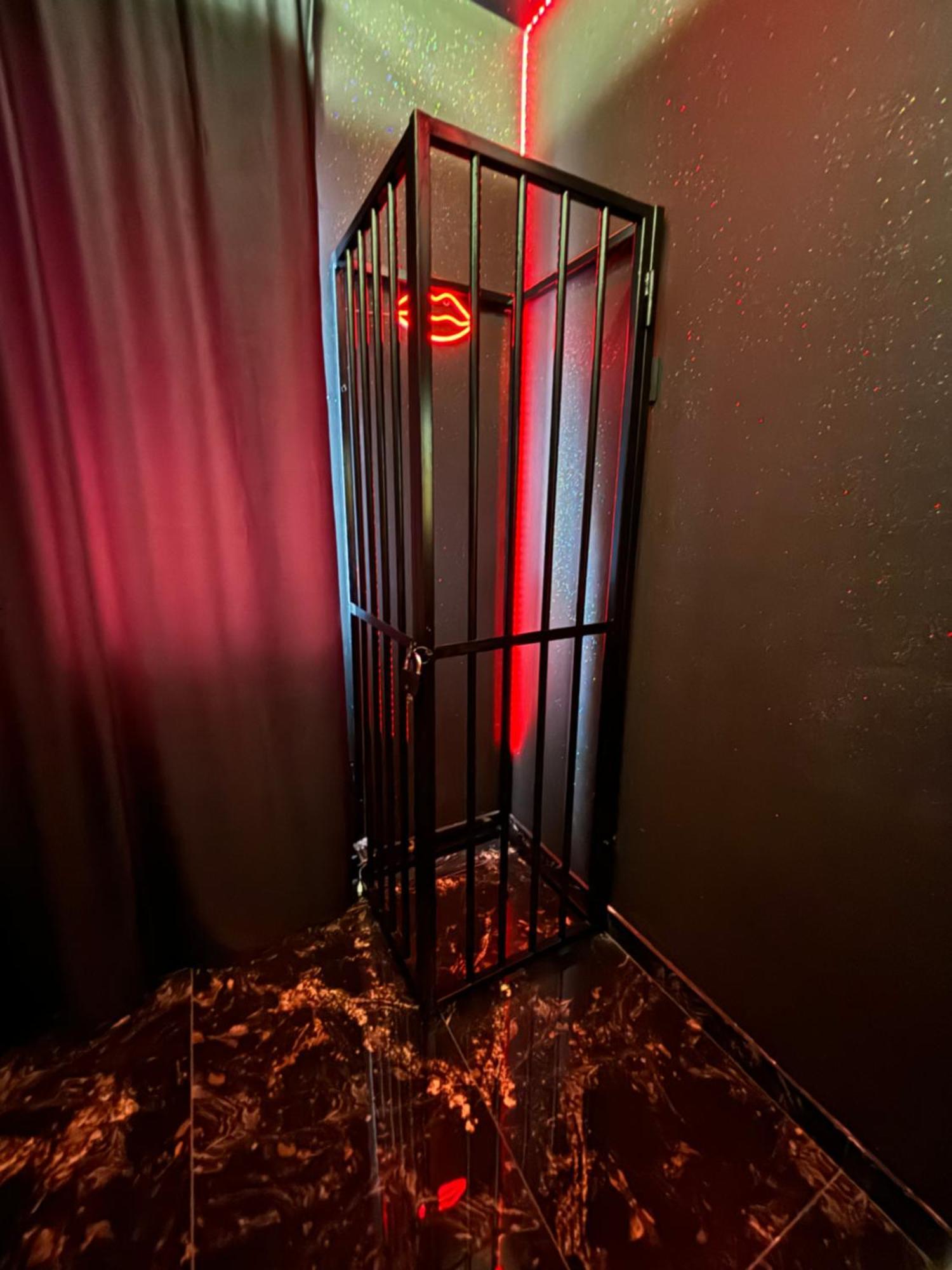 Romeo Nights - Love Rooms - Adults Only Бухарест Экстерьер фото