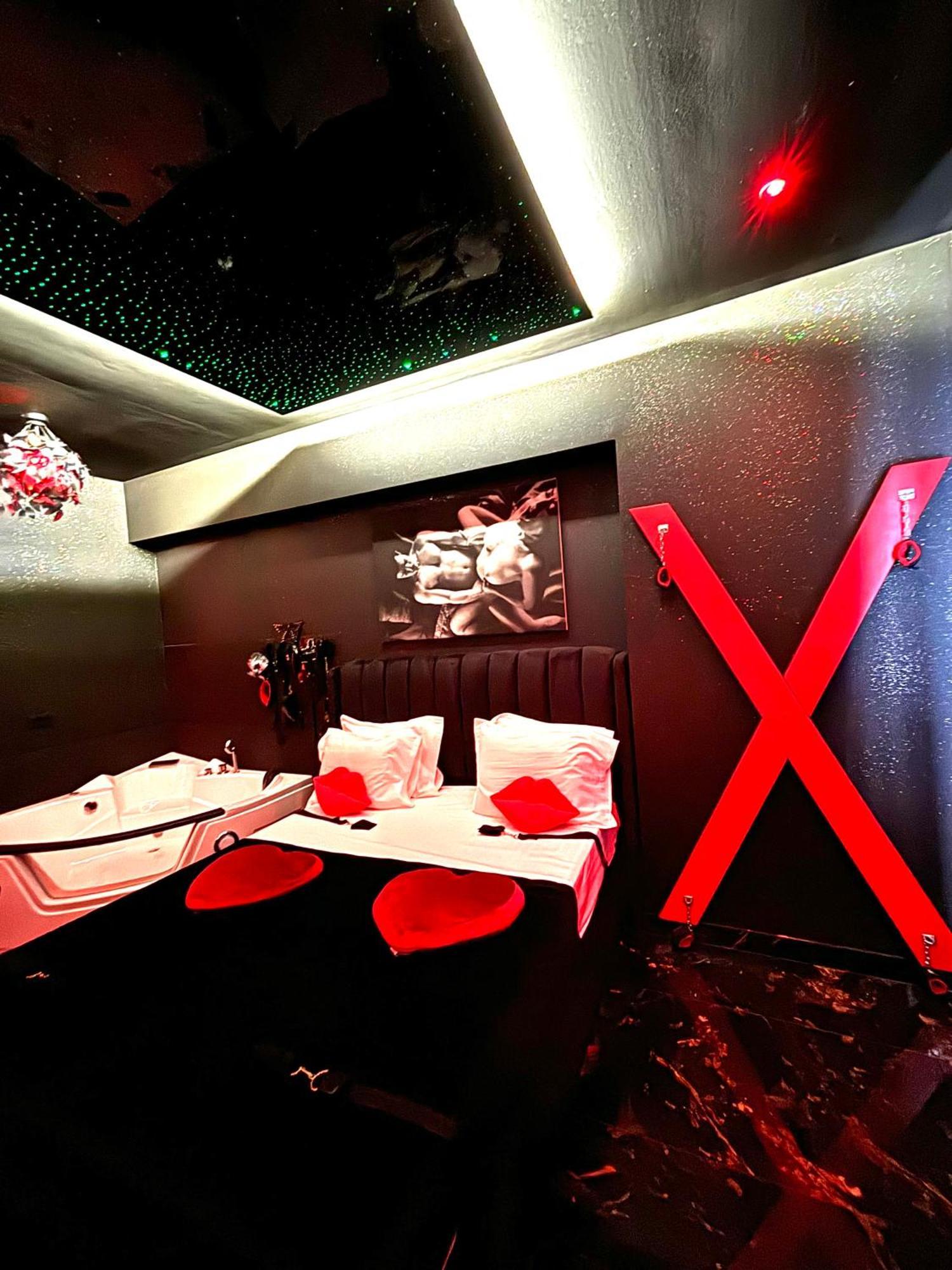 Romeo Nights - Love Rooms - Adults Only Бухарест Экстерьер фото