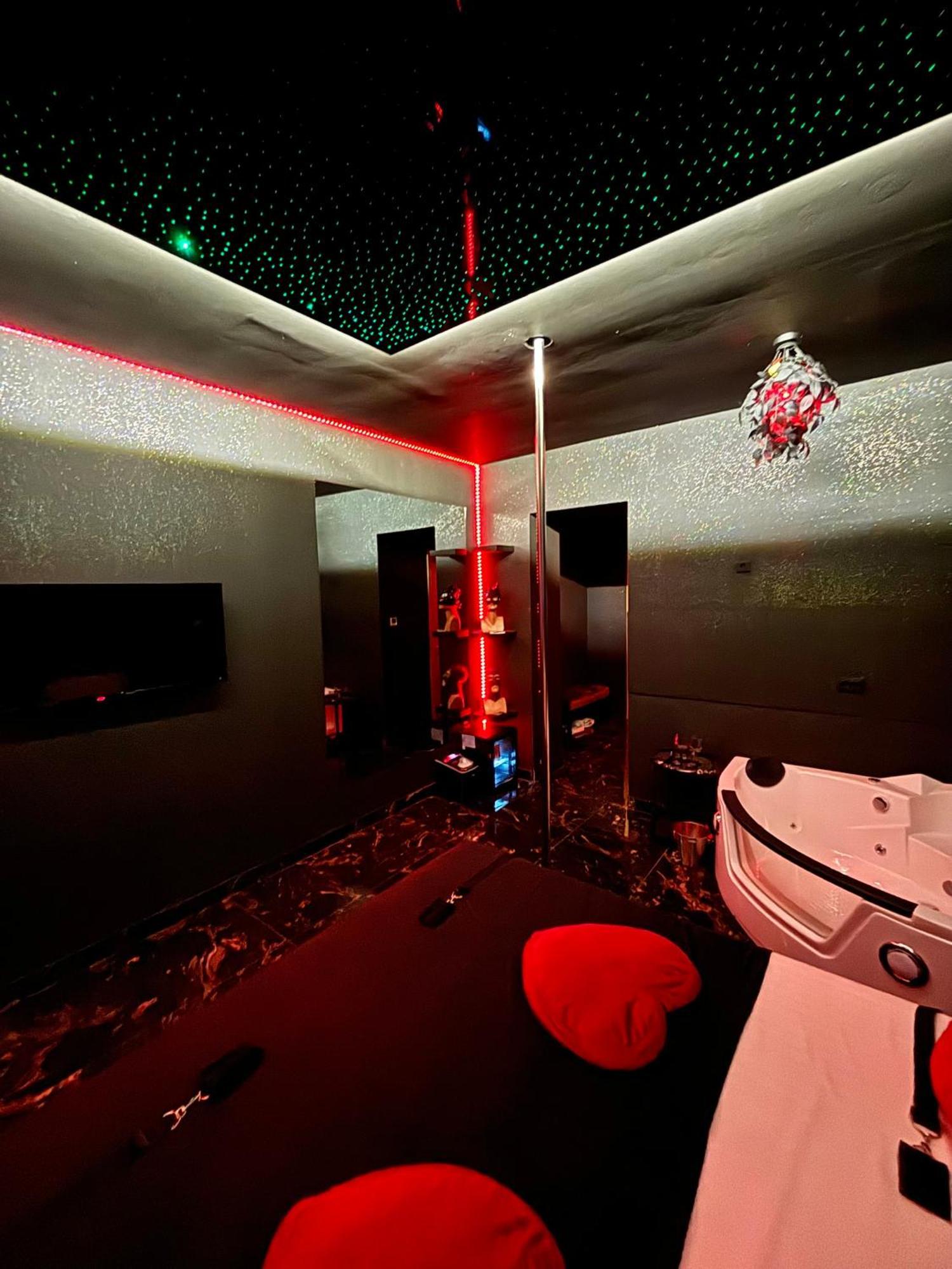 Romeo Nights - Love Rooms - Adults Only Бухарест Экстерьер фото