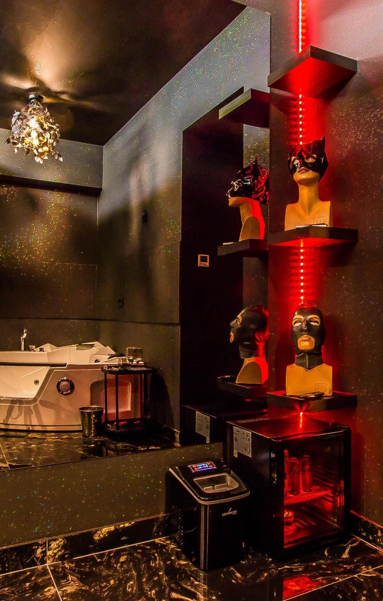 Romeo Nights - Love Rooms - Adults Only Бухарест Экстерьер фото