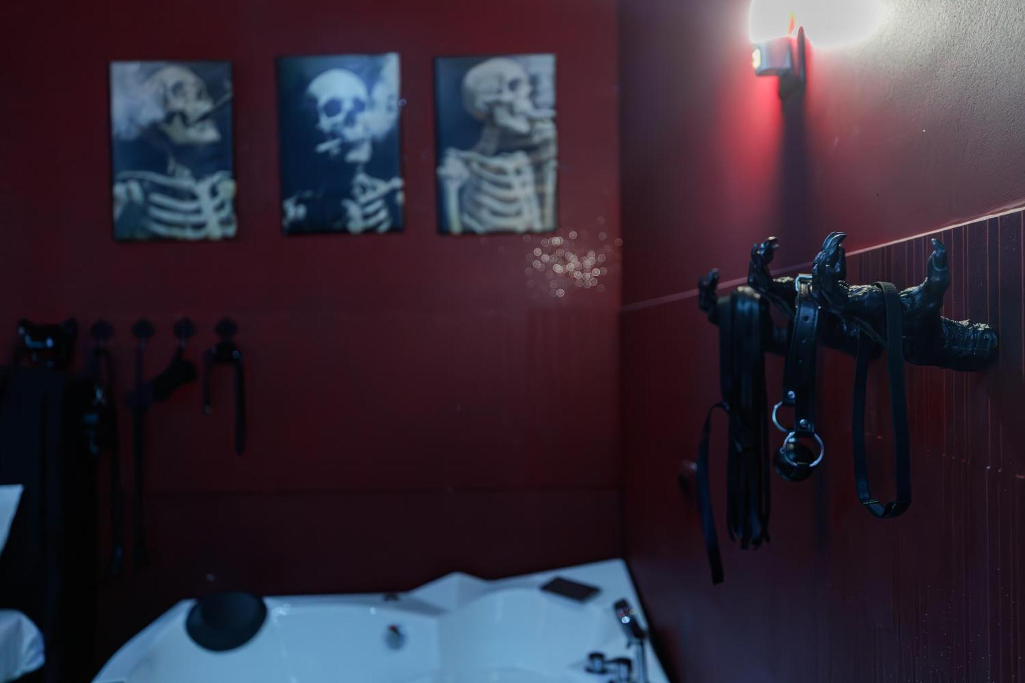Romeo Nights - Love Rooms - Adults Only Бухарест Экстерьер фото